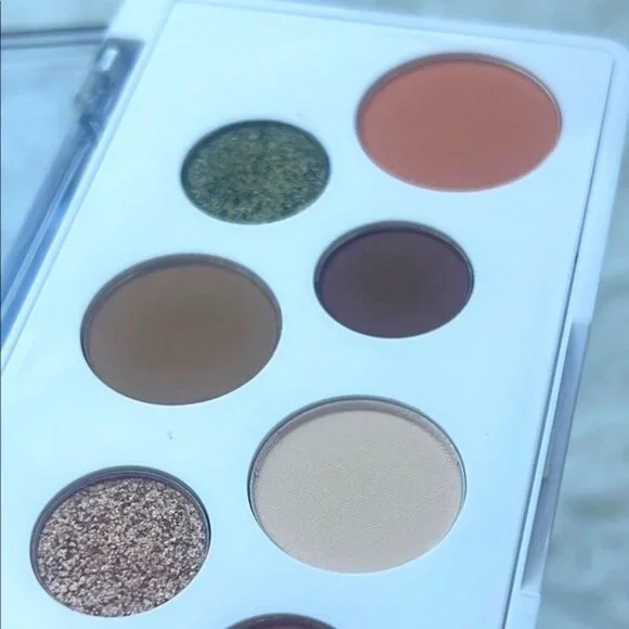 Formula Z Glamgasm Pro Artistry Face /Eye Palette-shadow, blush and highlighter - Picture 2 of 9